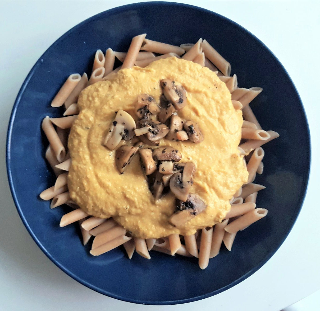 Vollkorn-Penne mit cremiger Kürbissauce - EVÖ